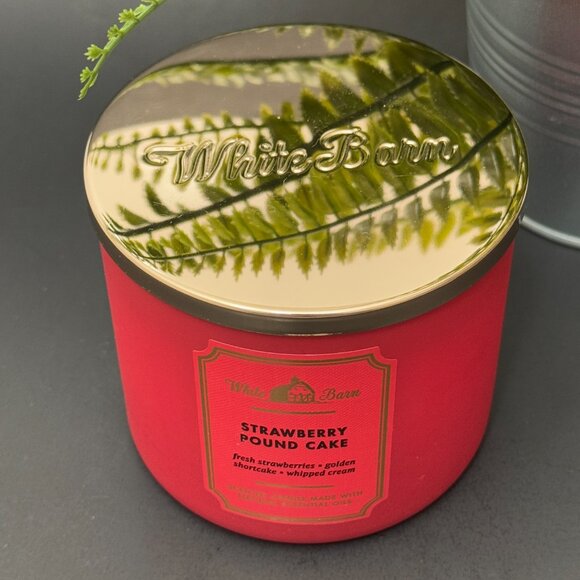 BBW Strawberry Pound Cake White Barn Bath & Body Works 3 Wick Candle - Picture 4 of 10